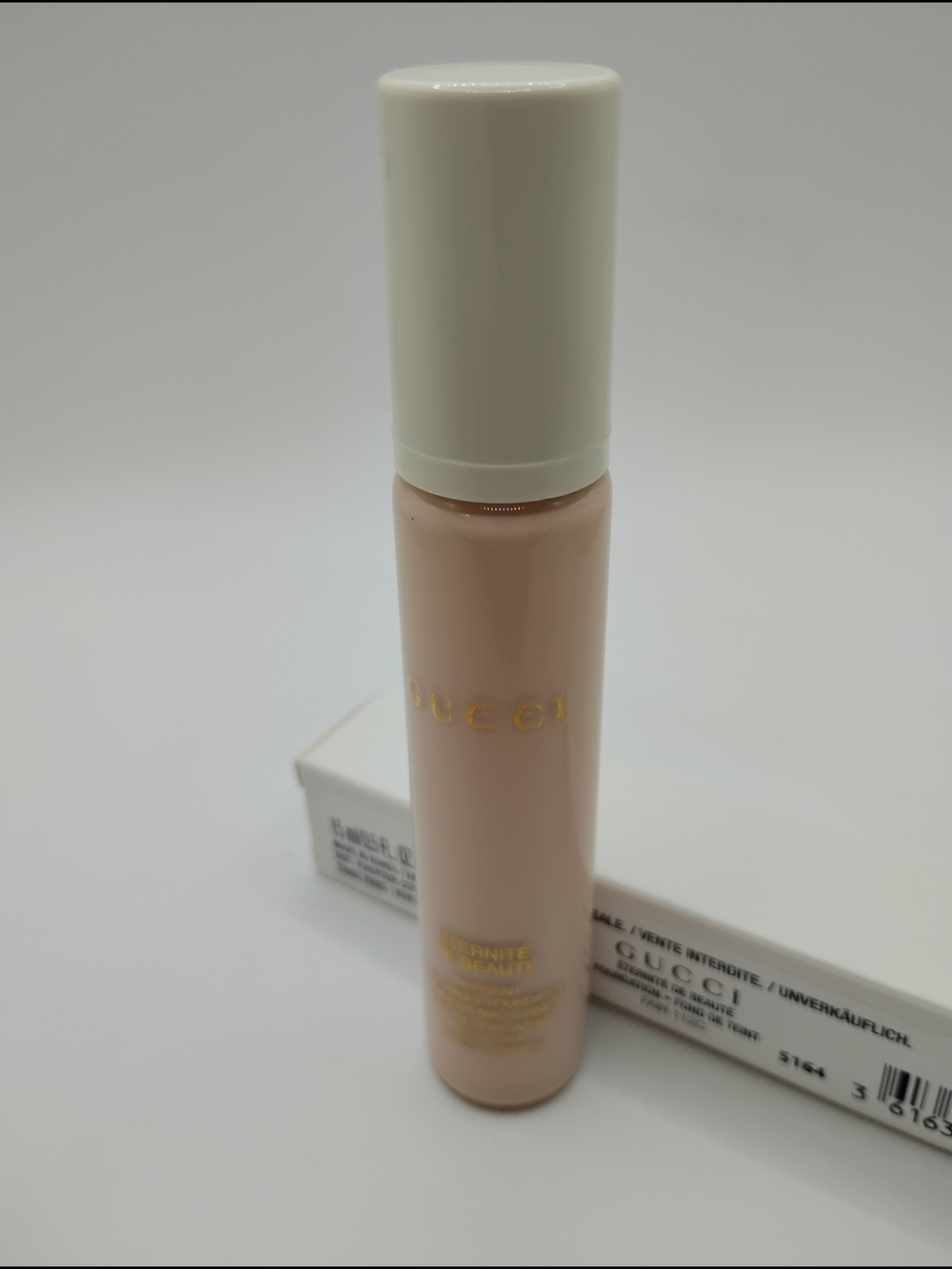 Gucci Éternité de Beauté 24-Hour Luminous Matte Finish Foundation- 112C